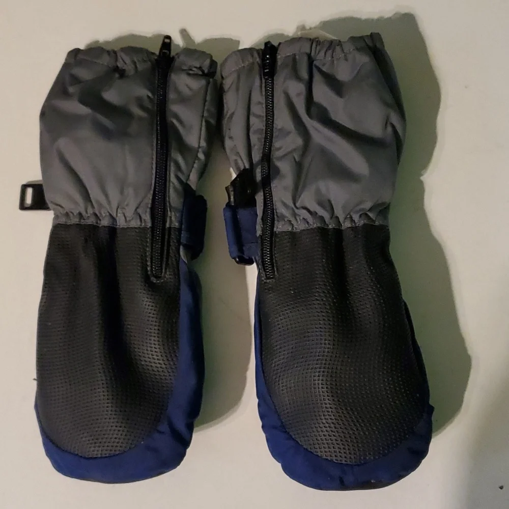 Gordini infant O/S gray fleece lined long thumbless mittens